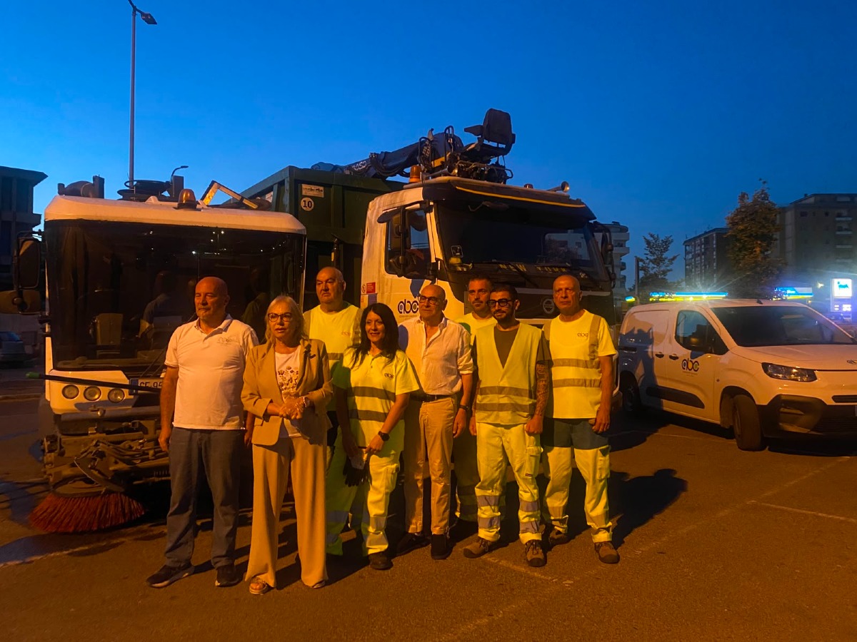 Operazione anti immondizia all'alba - 