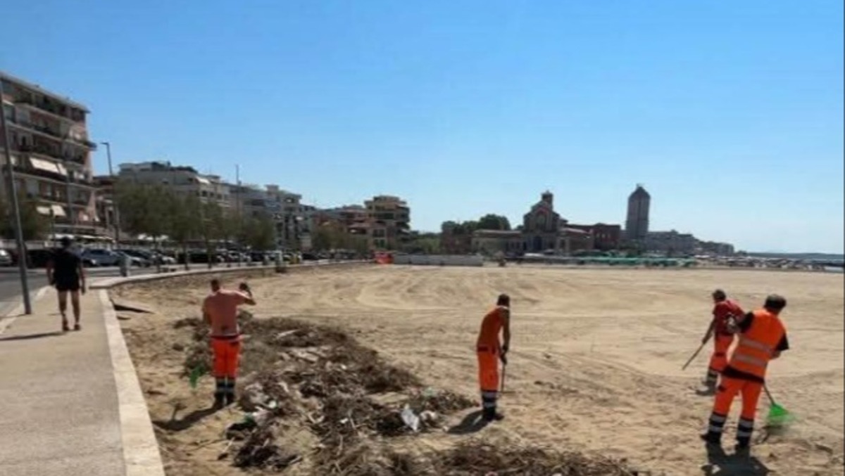 Nettuno si riprende la spiaggia ex Sirene: rimosse tonnellate di rifiuti. - 