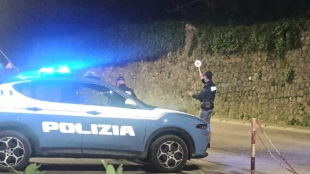 Follia in centro a Cisterna: sfreccia a 200 km/h per scappare dalla Polizia. - 