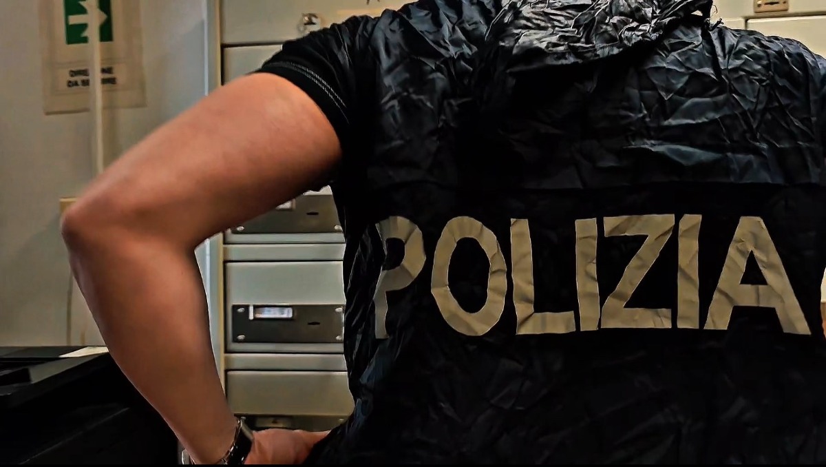 Latina, cercavano armi dopo la denuncia dell'ex moglie ma trovano la droga. - 