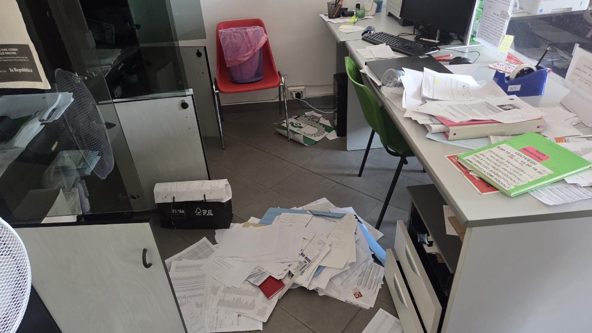 Vandalizzata la sede CGIL di Latina Scalo. Il sindacato: “Non ci faremo intimidire”. - 