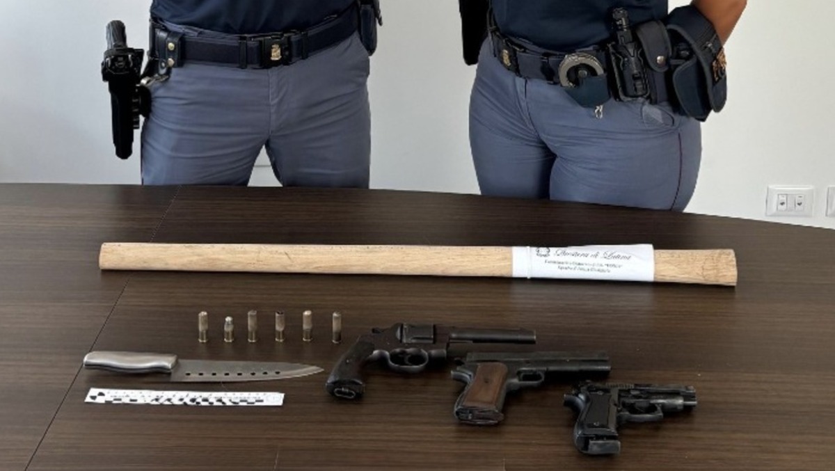 Fondi, minacce con una pistola a tamburo: viene arrestato dalla Polizia. - 