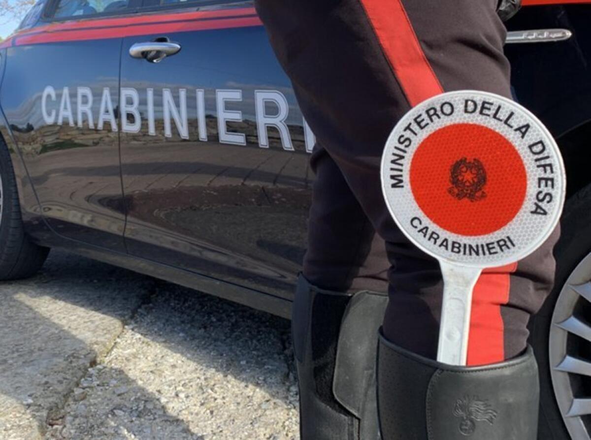 Aprilia, tradito dal nervosismo al posto di blocco: in casa aveva hashish e contanti. - 