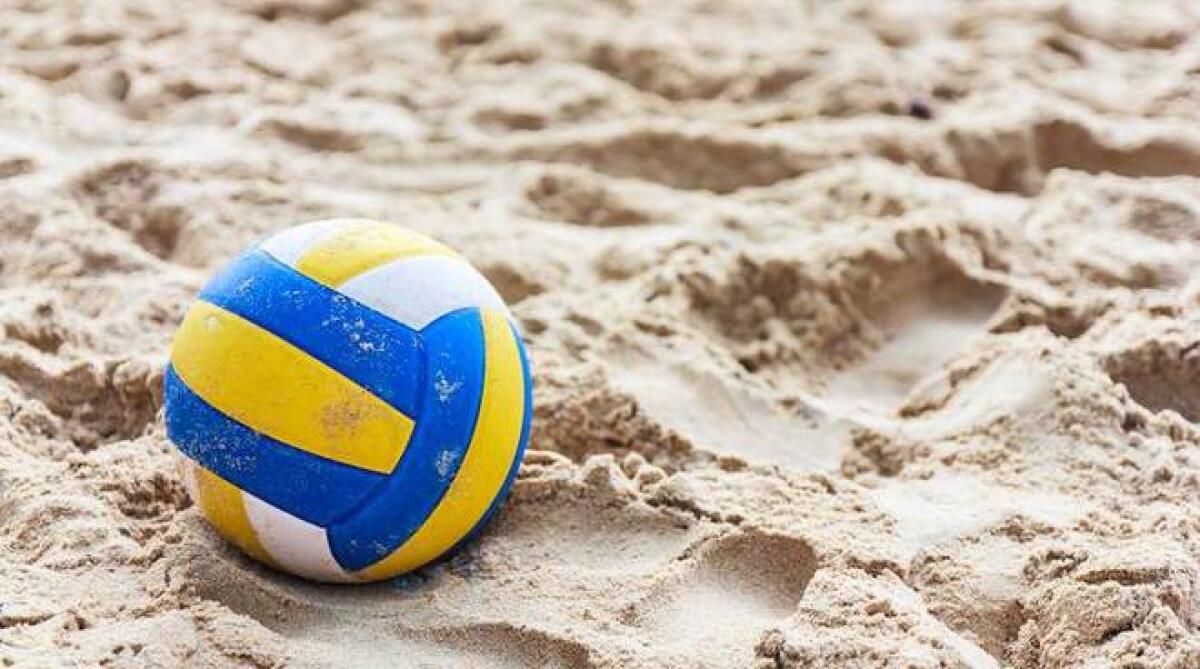 Tutti in spiaggia a Terracina, caccia ai titoli di King e Queen del beach volley. - 