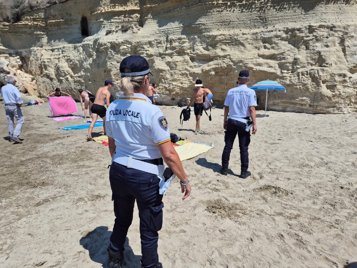 Grotte di Nerone e Arco Muto, controlli nelle zone interdette all’uso e alla balneazione