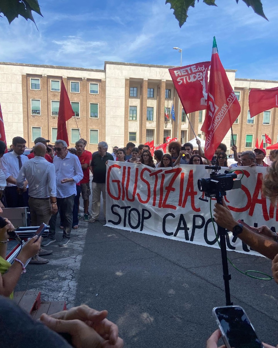 Sentenza morte Satnam Singh - manifestazione davanti Tribunale Latina