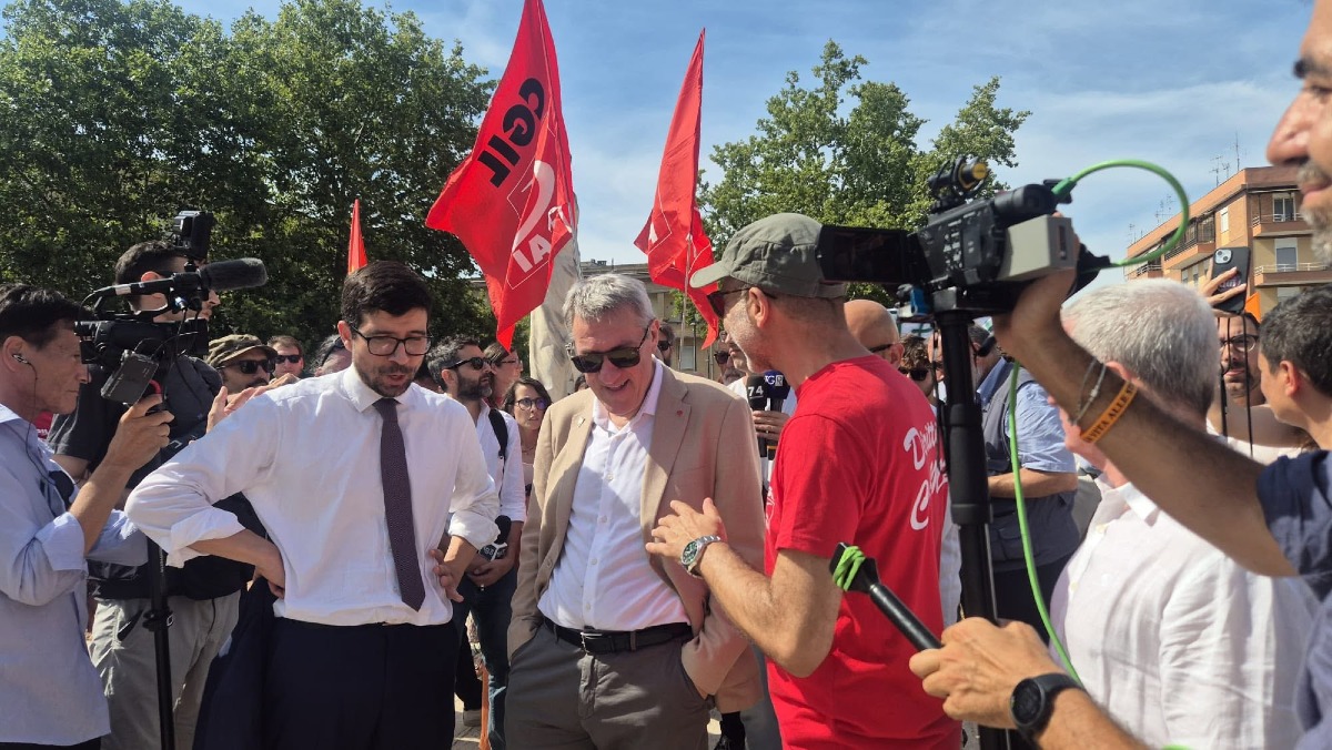 Sentenza morte Satnam Singh - manifestazione davanti Tribunale Latina