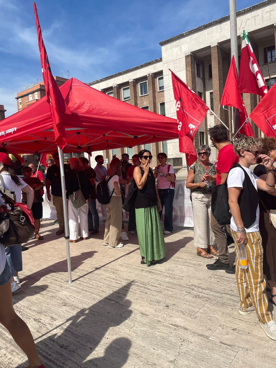 Sentenza morte Satnam Singh - manifestazione davanti Tribunale Latina