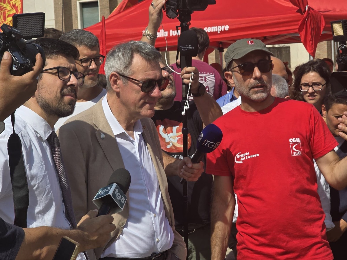 Sentenza morte Satnam Singh - manifestazione davanti Tribunale Latina