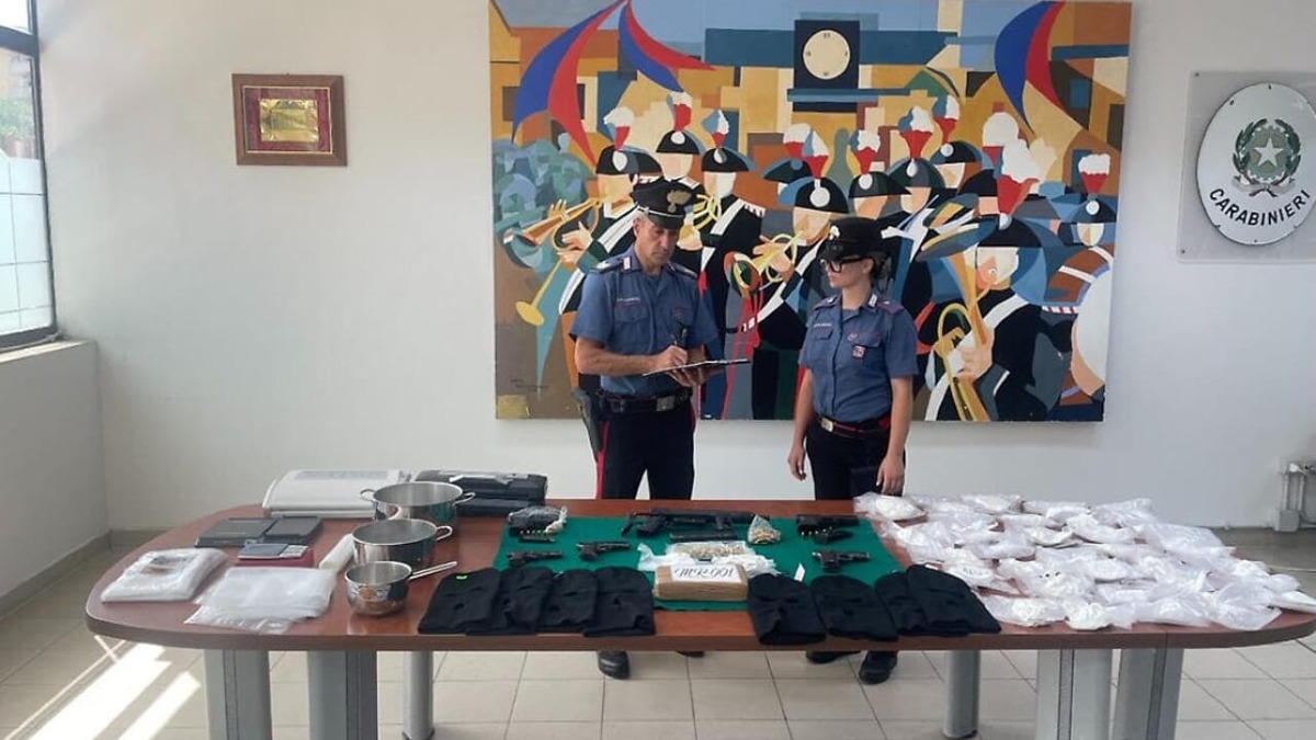 Coca_bombe Campoverde_Carabinieri