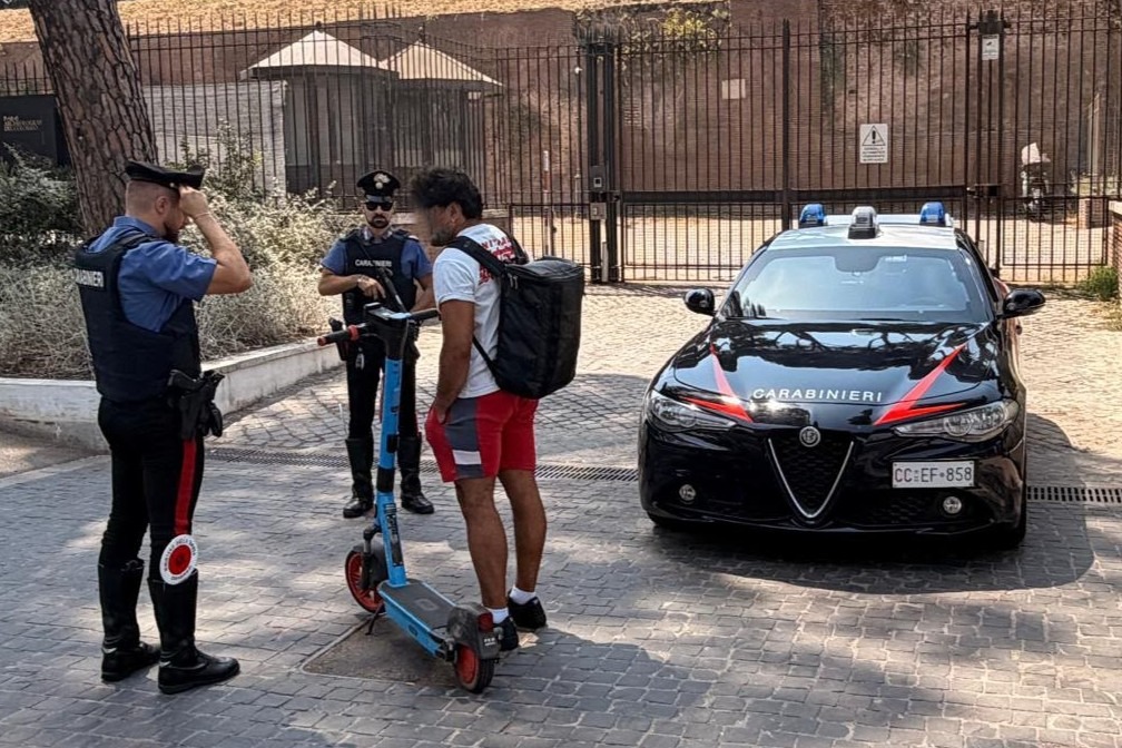 Carabinieri - multe monopattini