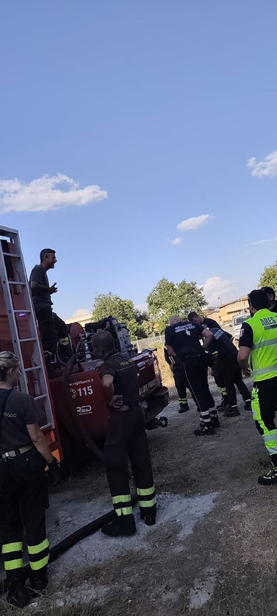 Incendio via del Triangolo_Anzio_Protezione Civile_Vigili del Fuoco