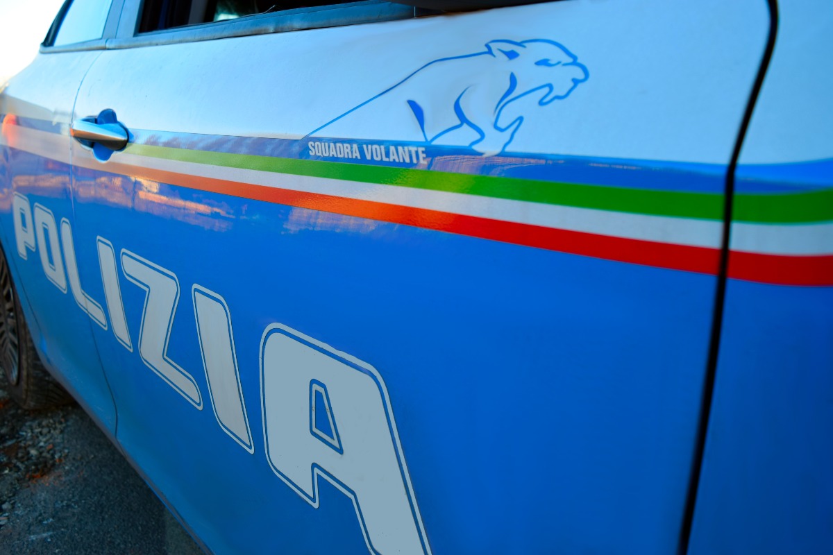 Latina - Tentano il colpo in gioielleria, scatta l'allarme e fuggono - 
