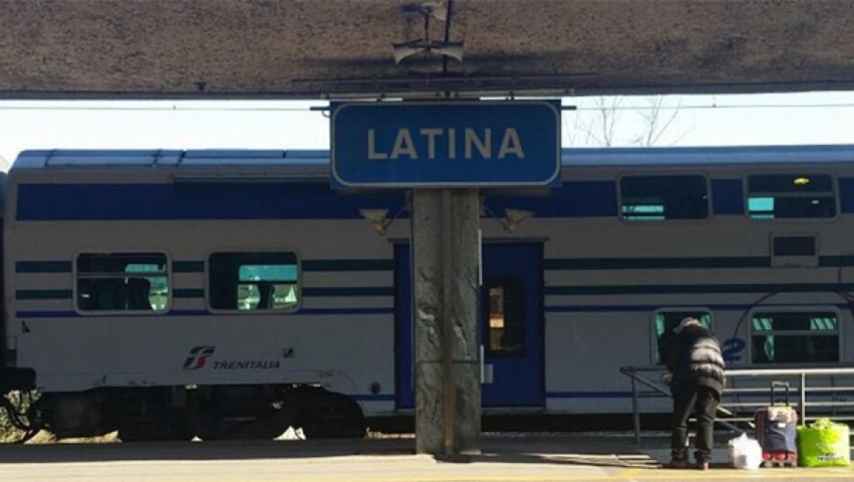 Latina - Persone sui binari, circolazione in ripresa sulla Roma-Napoli - 