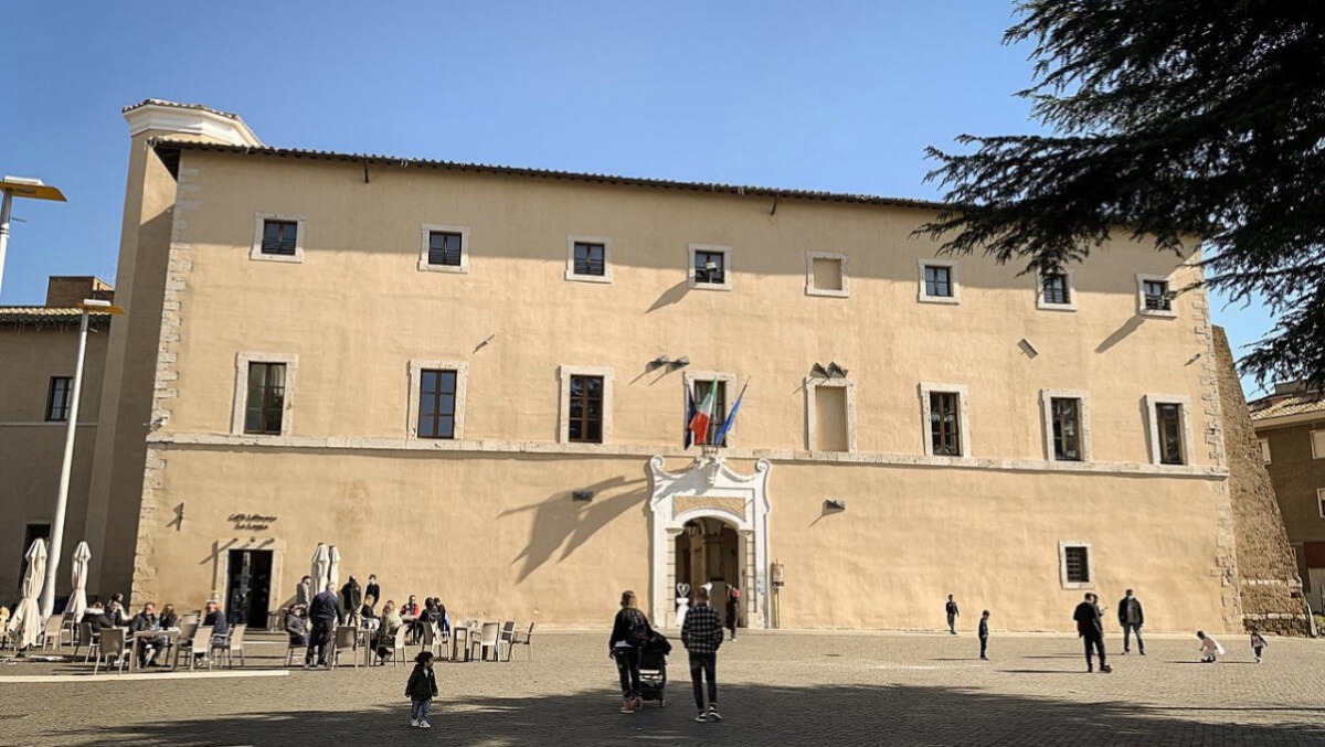 Cisterna, una serata a Palazzo Caetani con la poetessa Valentina Volante. - 