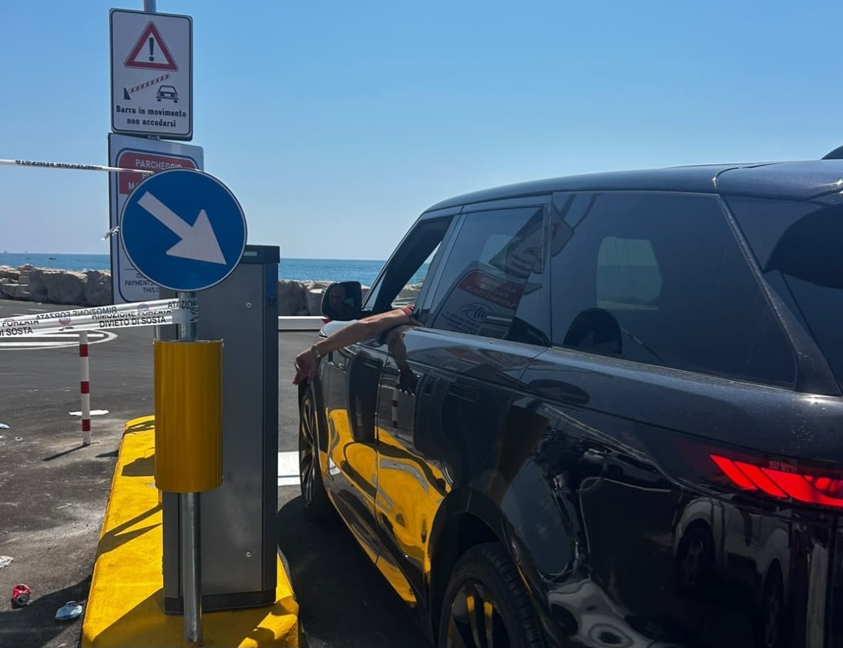 Anzio - Ultimato il parcheggio di piazzale Marinai d’Italia: 3 euro l'ora - 