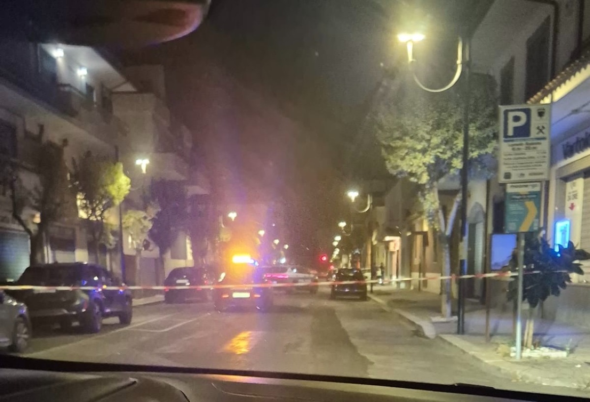 Aprilia - Spari in via degli Oleandri: si indaga su un biglietto minatorio. Usata una calibro 45 - 