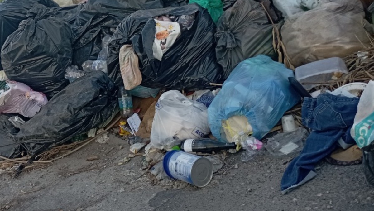 Latina - Rifiuti abbandonati, rimossi 40 quintali in due giorni - 
