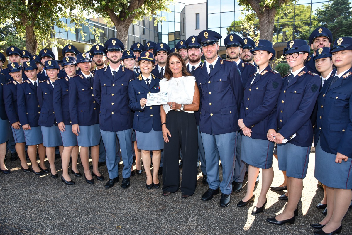 Beneficenza dai giovani agenti della Polizia  - 