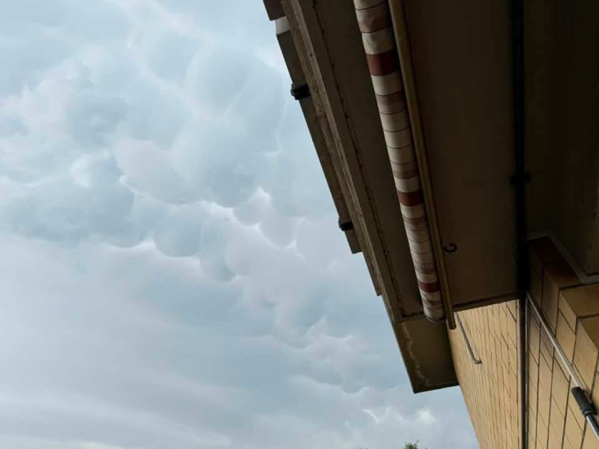 Nubi "mammatus" a Cisterna, Lanuvio e Genzano, uno spettacolo unico - 