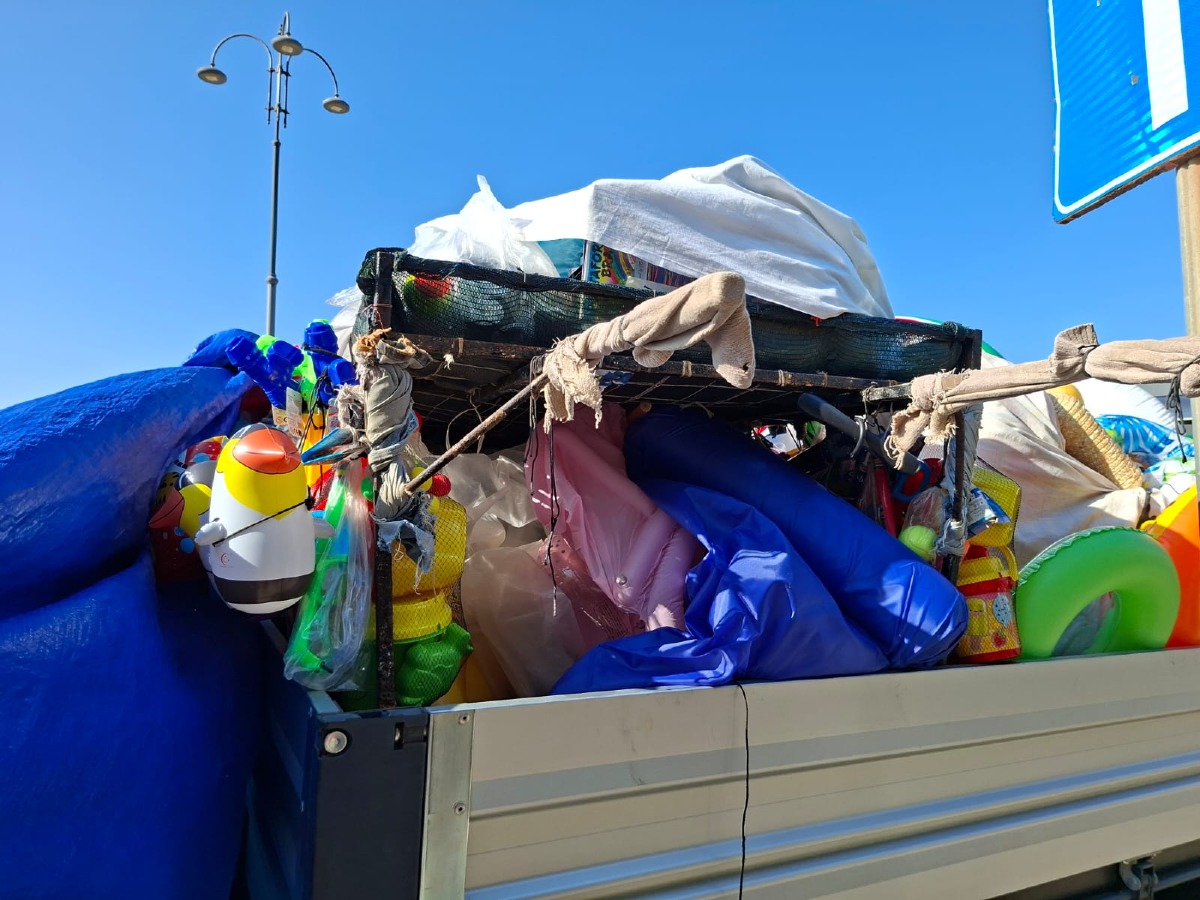 Terracina, sequestri in spiaggia: recuperati mille giochi senza marchio CE - 