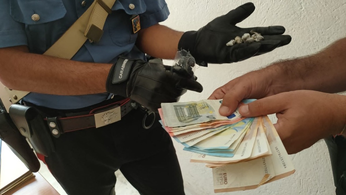 16 arresti e quasi un 1,5 Kg di droga sotto sequestro: operazione dei Carabinieri del Comando Provinciale di Roma. - 