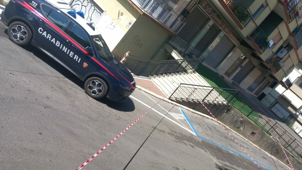 Massacrato di botte in Piazza della Repubblica ad Aprilia: la vittima è un 55enne. Caccia agli aggressori. - 