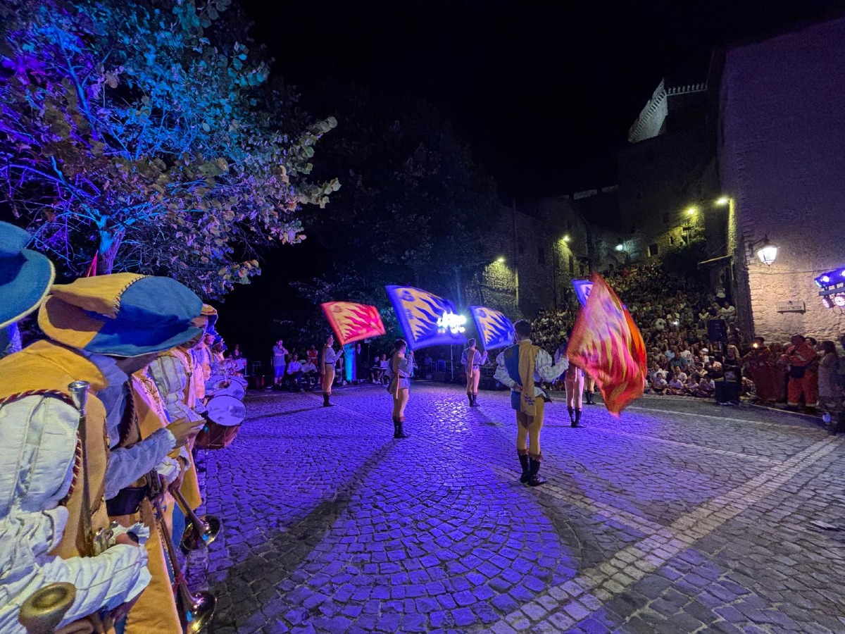 Festa per i 30 anni degli Sbandieratori, l'obiettivo il titolo di “Sermoneta Città del Folklore” - 
