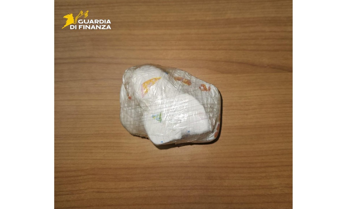 Sud pontino - Eroina e banconote di vario taglio, arrestato - 