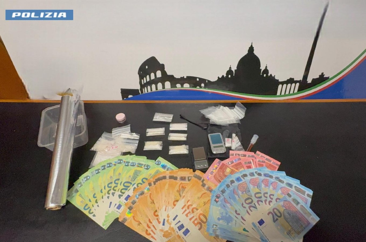 Nettuno - Cocaina tra gli utensili da cucina e in camera da letto, 50enne in arresto - 