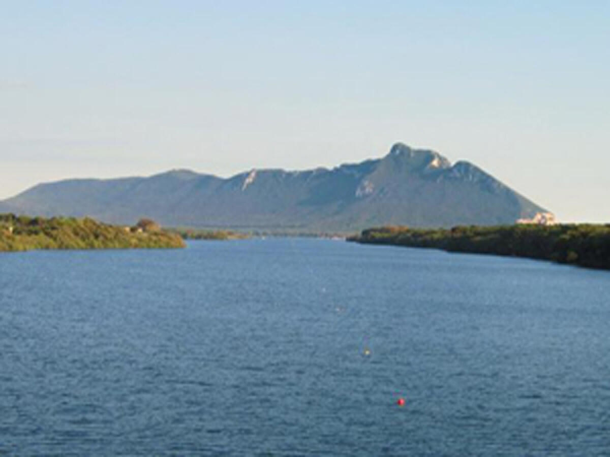 Cade durante la pesca al Lago di Paola, trovato senza vita - 