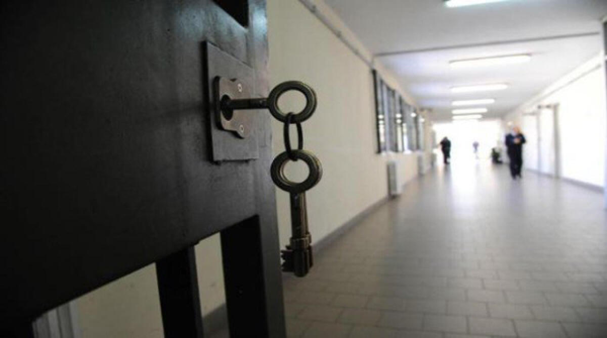 Danni, incendi e rischio risse all'Istituto Penale per minori di Casal del Marmo: "Fermare gli ingressi" - 
