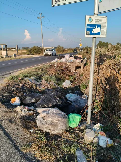 Rifiuti via Ufente 