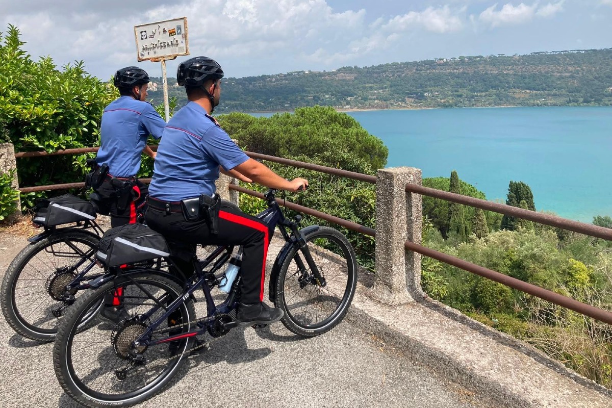 CASTEL GANDOLFO - Le pattuglie dei Carabinieri in Ebike 