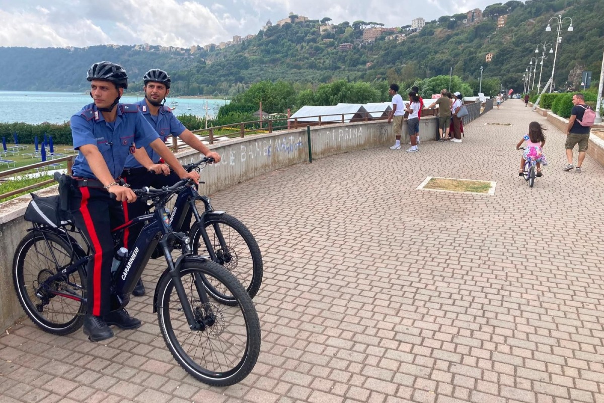 CASTEL GANDOLFO - Le pattuglie dei Carabinieri in Ebike 