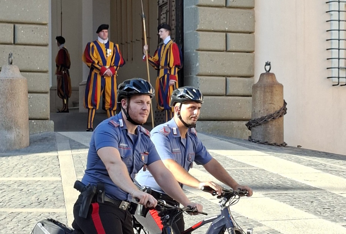 CASTEL GANDOLFO - Le pattuglie dei Carabinieri in Ebike 