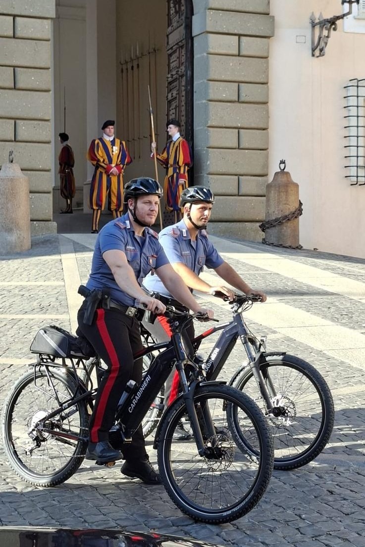 CASTEL GANDOLFO - Le pattuglie dei Carabinieri in Ebike 