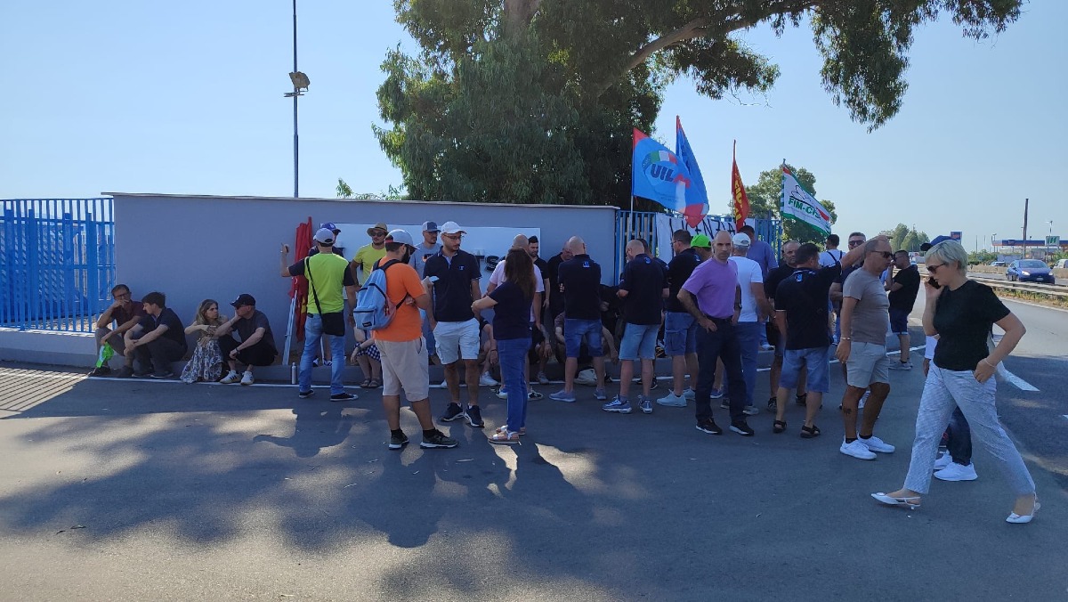 Aprilia - Accordo sulla ex Koch Glitsch, in 49 lasciano volontariamente. "Non è una vittoria" - 