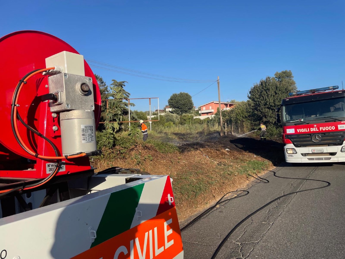 Aprilia - Due incendi, uno sulla Pontina e l’altro a Campoverde  - 