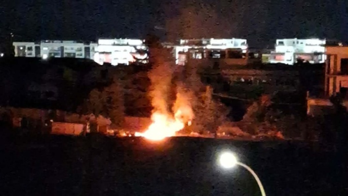 Ennesimo incendio nell'area della ex Freddindustra, ad Aprilia. - 