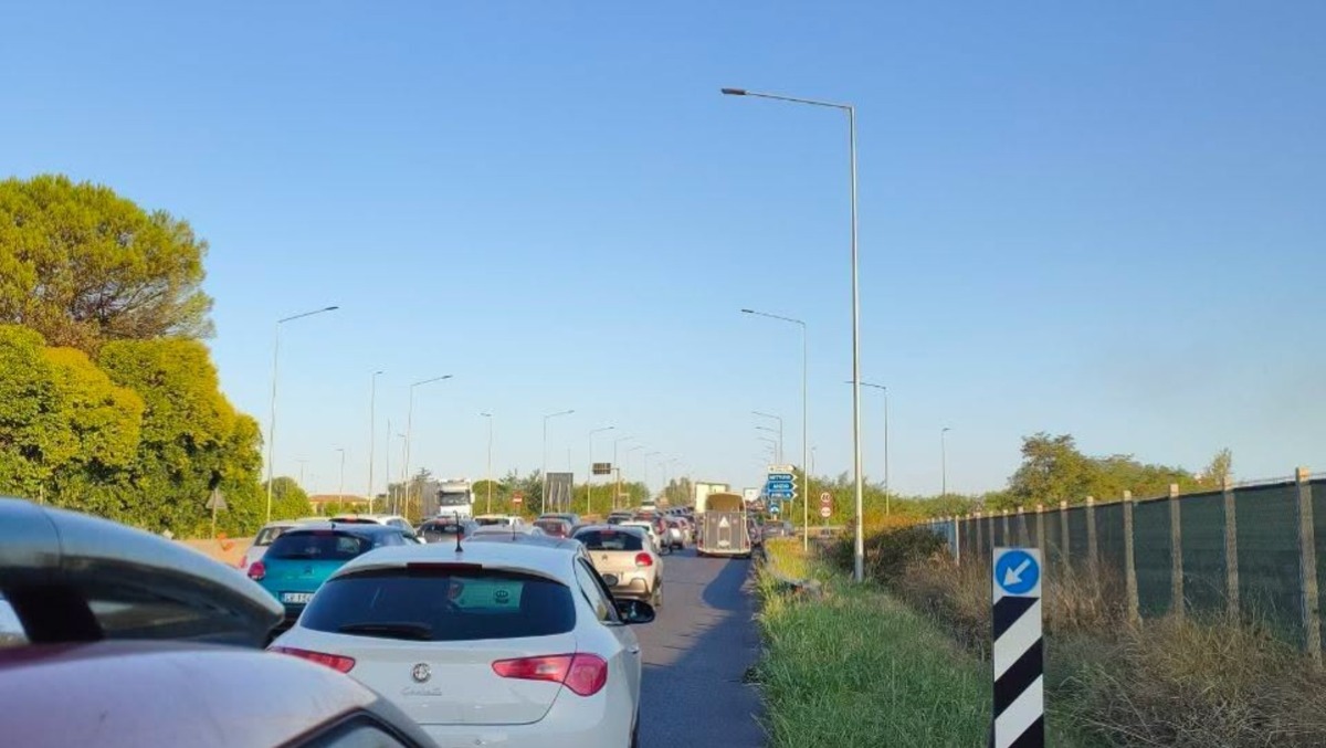 Pontina, incidente altezza Aprilia 2: lunghe code - 