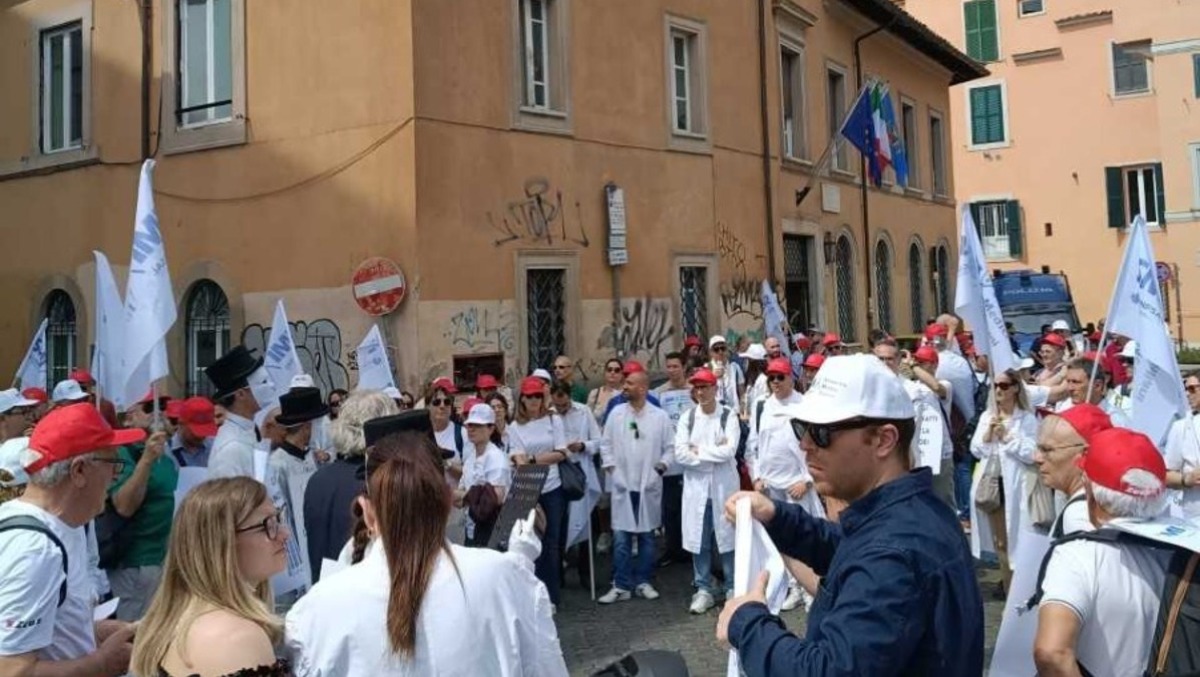 Scioperano i medici di famiglia nel Lazio: scontro sull’obbligo nelle Case di Comunità. - 
