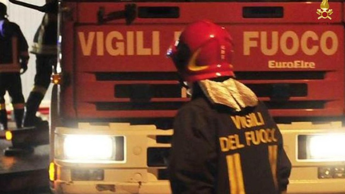 Latina, l'auto di una personal trainer distrutta dalle fiamme. Si segue la pista dolosa. - 
