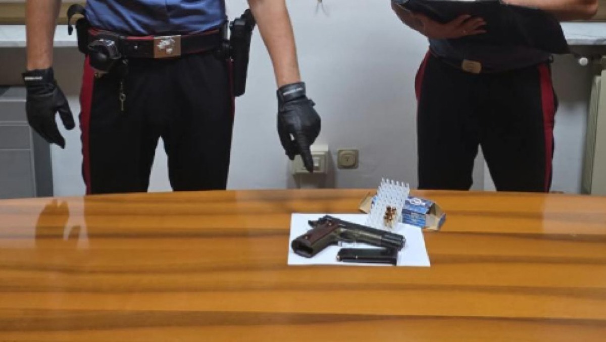 Fermato sulla Pontina con la pistola nel bagagliaio: apriliano resta in carcere - 