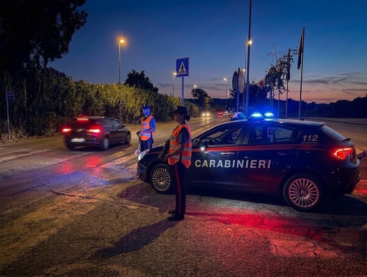 Controlli straordinari ad Ardea: identificate 92 persone, fermati 49 veicoli - 