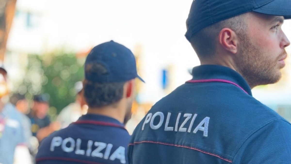 Tenta di strappare un bambino dalle mani della zia. Sventato un rapimento. - 