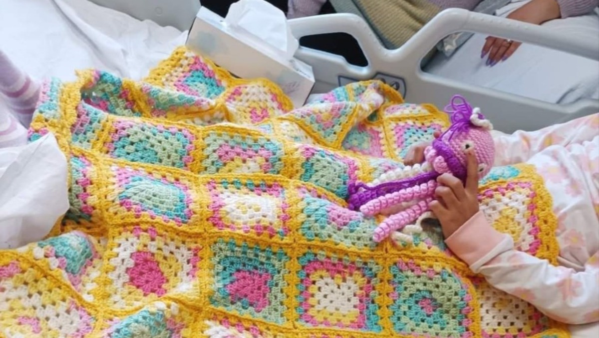 Fondi, migliaia di coperte all’uncinetto per scaldare l'inverno dei più fragili. - 