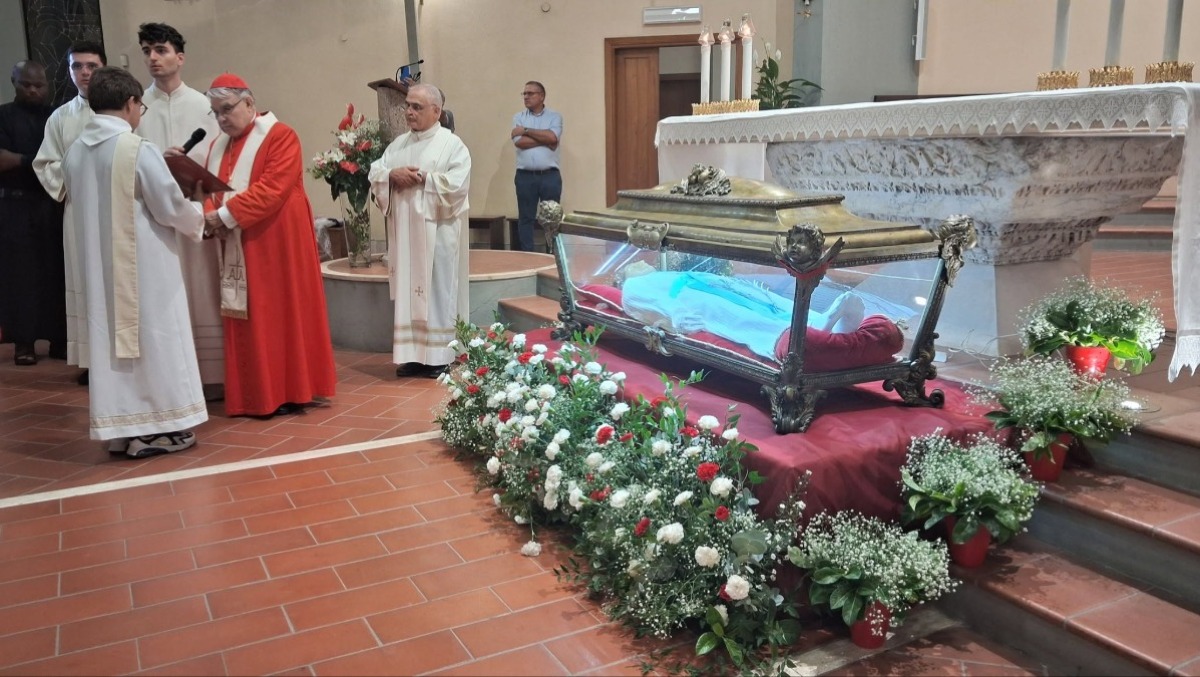 Aprilia, ultimo giorno per venerare l'urna di Santa Maria Goretti alla chiesa dei Santi Pietro e Paolo. - 