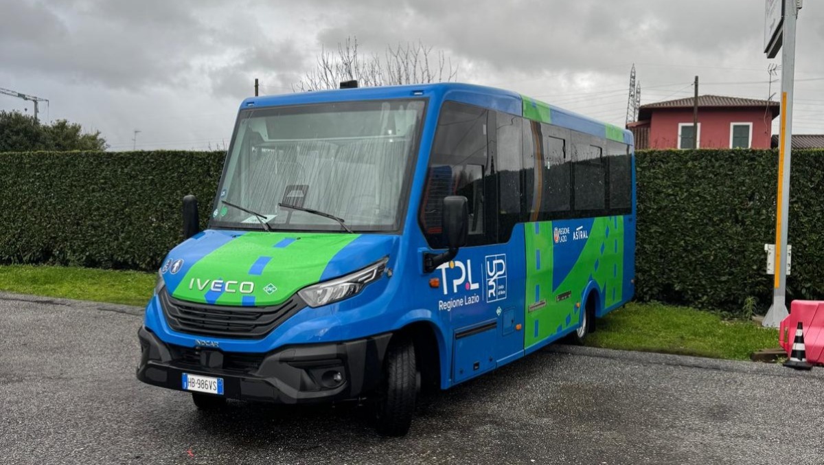 Aprilia - Mezzi tpl troppo pieni, nessuna fermata in via Genio Civile: disagi per gli studenti