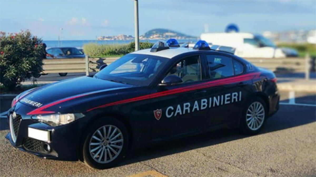 Formia, follia in un locale: molesta il gestore e prende a morsi i Carabinieri  - 